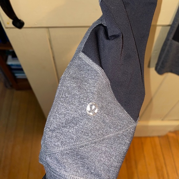 Lululemon, cropped grey legging, size 4/6 - Picture 3 of 5